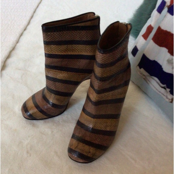 Givenchy Patch.Ayer’s boot, 38.5 - Picture 5 of 16